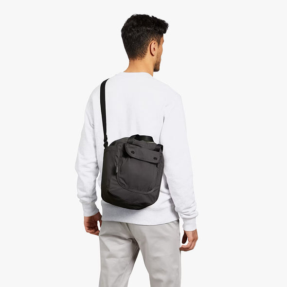 Cinch Bucket Bag 9L by Bellroy