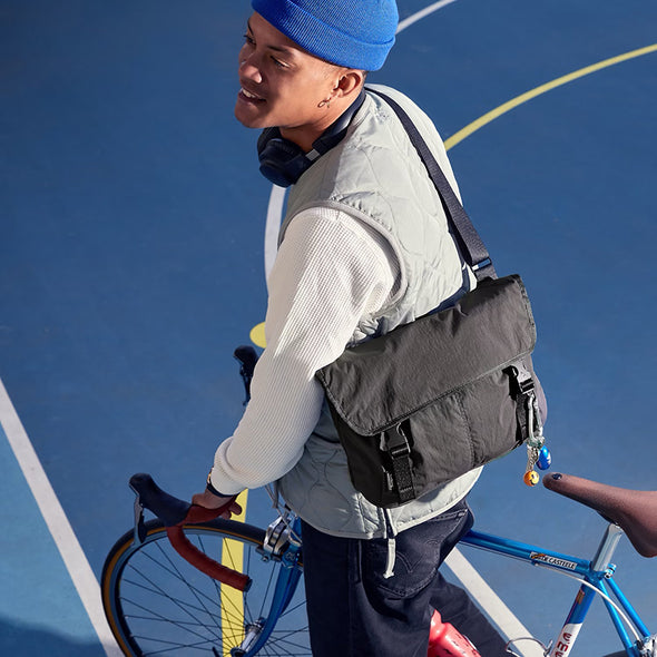 Cinch Messenger 12L by Bellroy