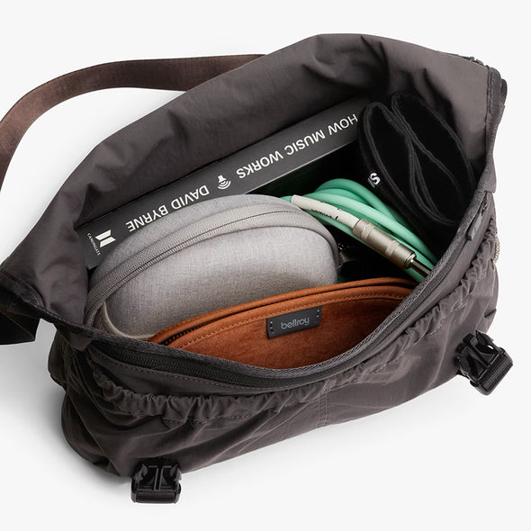 Cinch Messenger 12L by Bellroy