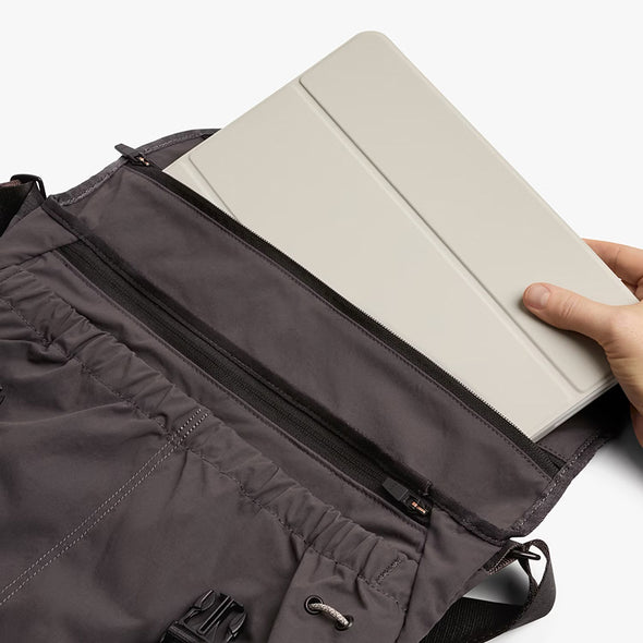 Cinch Messenger 12L by Bellroy